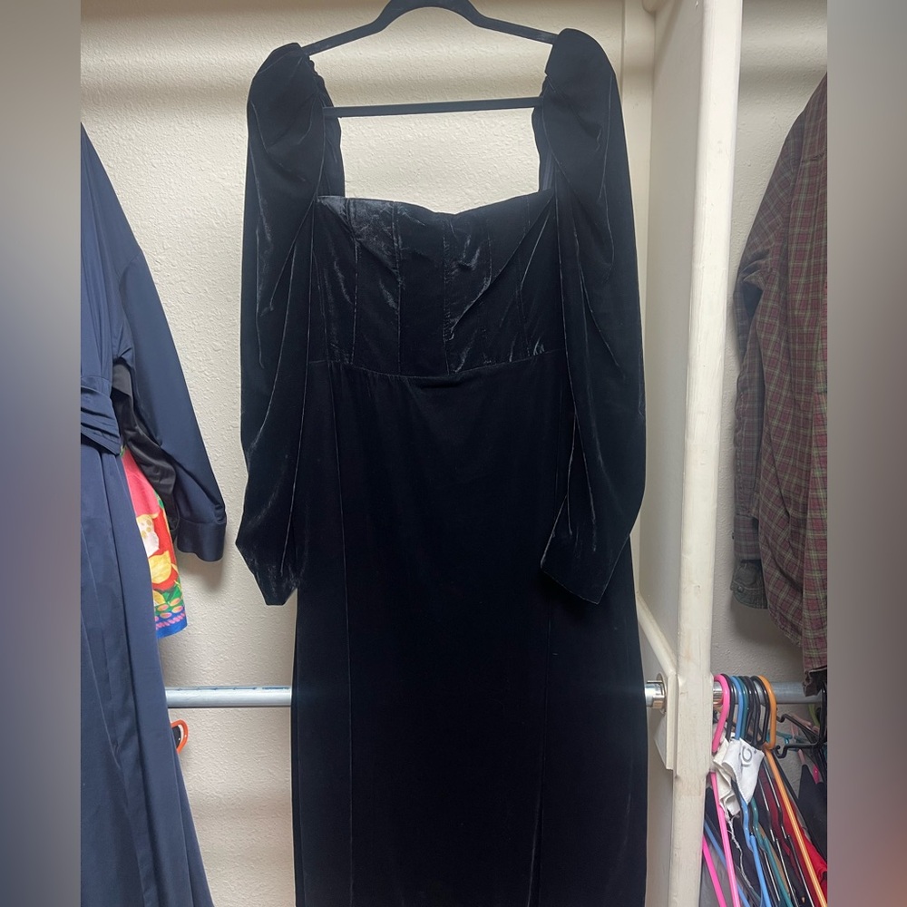 Antonio Melani Midi Mackenzie Long Sleeve Velvet Dress